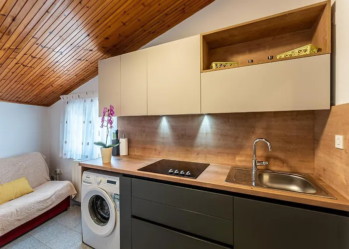 In With Kitchen