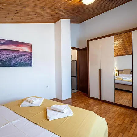 In With Kitchen Apartment